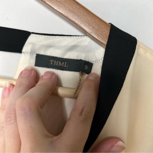 THML Womens Size Small Long Sleeve Blouson Dress Cream Black V Neckline Neutral - Picture 7 of 10